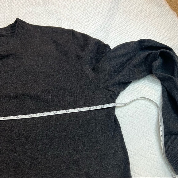 𝅺GAP Men's 100% Cotton Charcoal Crew Neck Sweater Size L - Picture 7 of 10